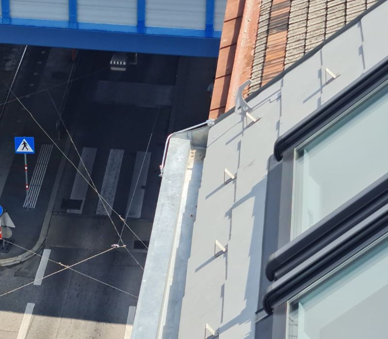 Blitzschutz Montage auf Gebäude in Baden Niederösterreich - Mana e.U.